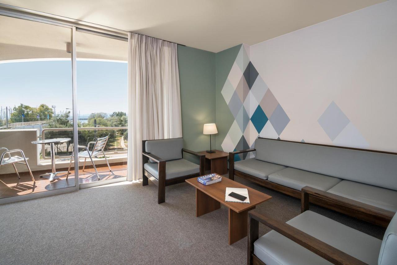 Marina Alimos Hotel Apartments Athènes Extérieur photo